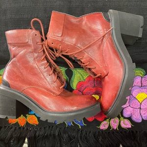 FRYE SAVANNAH COMBAT 7.5 Woman's Red Boots